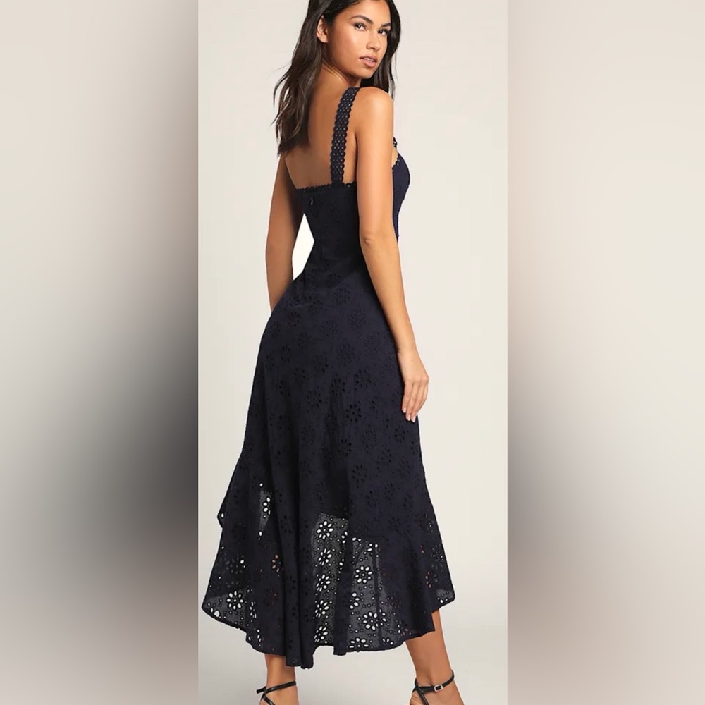 Lulu’s Aspiring Days  Navy Eyelet Lace asymmetrical ruffled cotton dress. Sz L